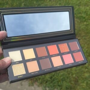 Ace Beaute Serenity Eyeshadow Palette